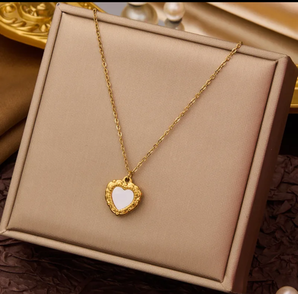 Collier Amour blanc