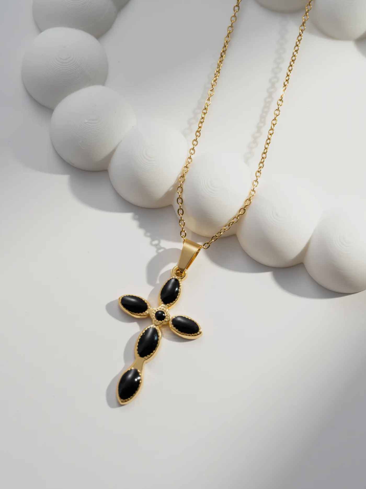 Collier pendentif croix pierre élégante ✨