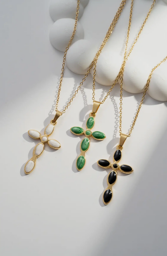 Collier pendentif croix pierre élégante ✨